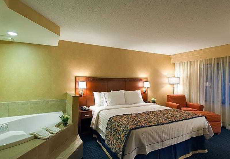 Courtyard Hartford Farmington Hotel Buitenkant foto